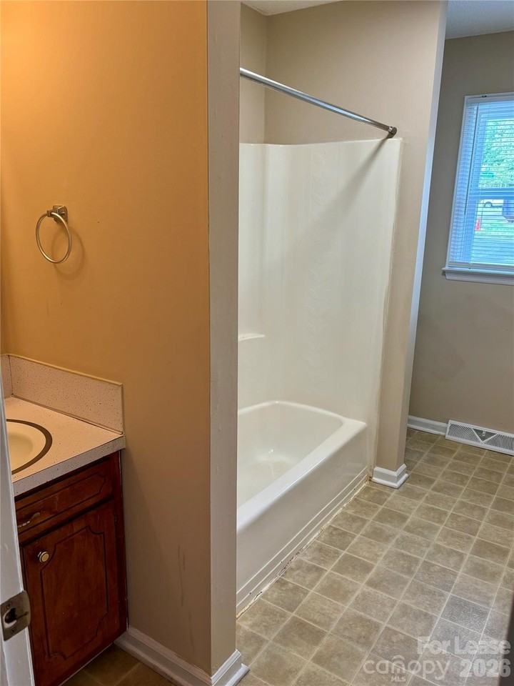 1388 Roundtree Ln #121 - Photo 7 of 7