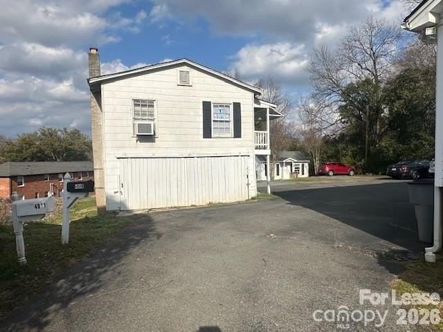 4911 Monroe Rd - Photo 2 of 15