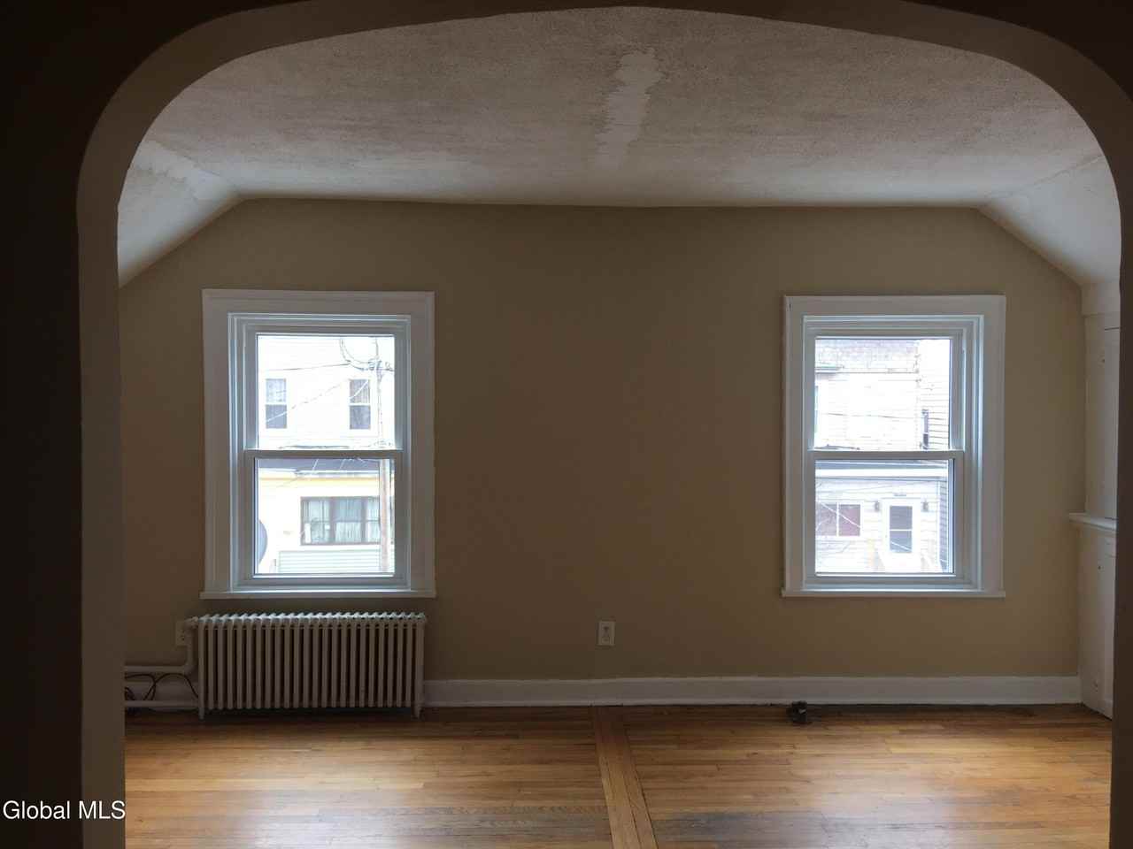 13 W Van Vechten St #2 - Photo 2 of 7