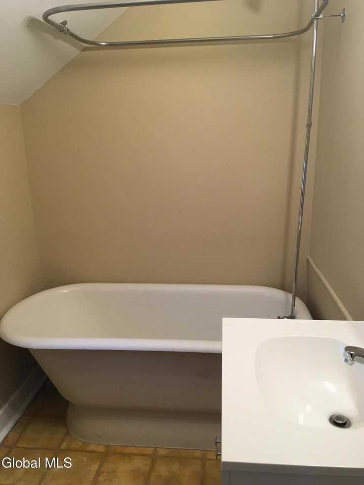 13 W Van Vechten St #2 - Photo 6 of 7