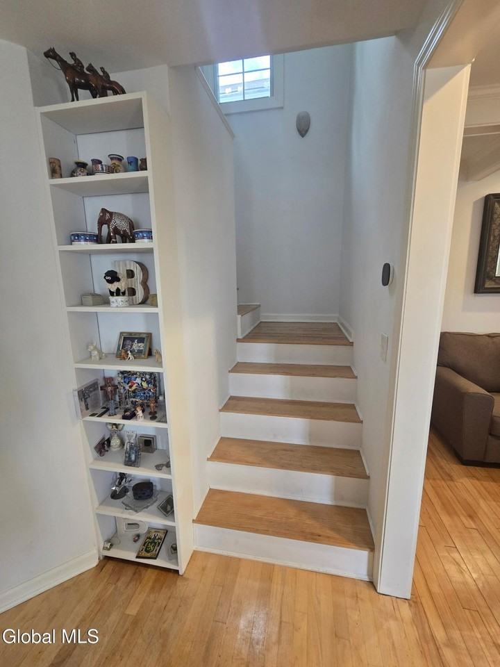 17 Van Dorn St - Photo 6 of 25