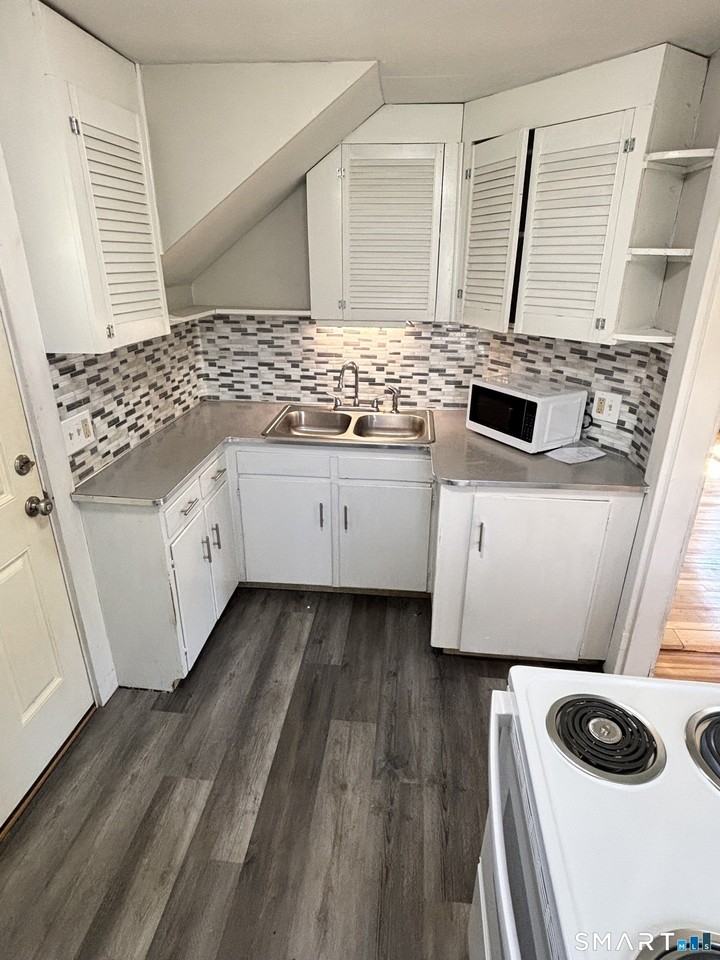 24 N Main St #2 - Photo 5 of 16