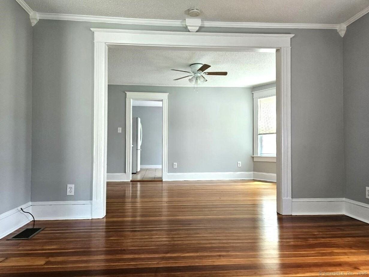 78 Harrison St - Photo 4 of 20