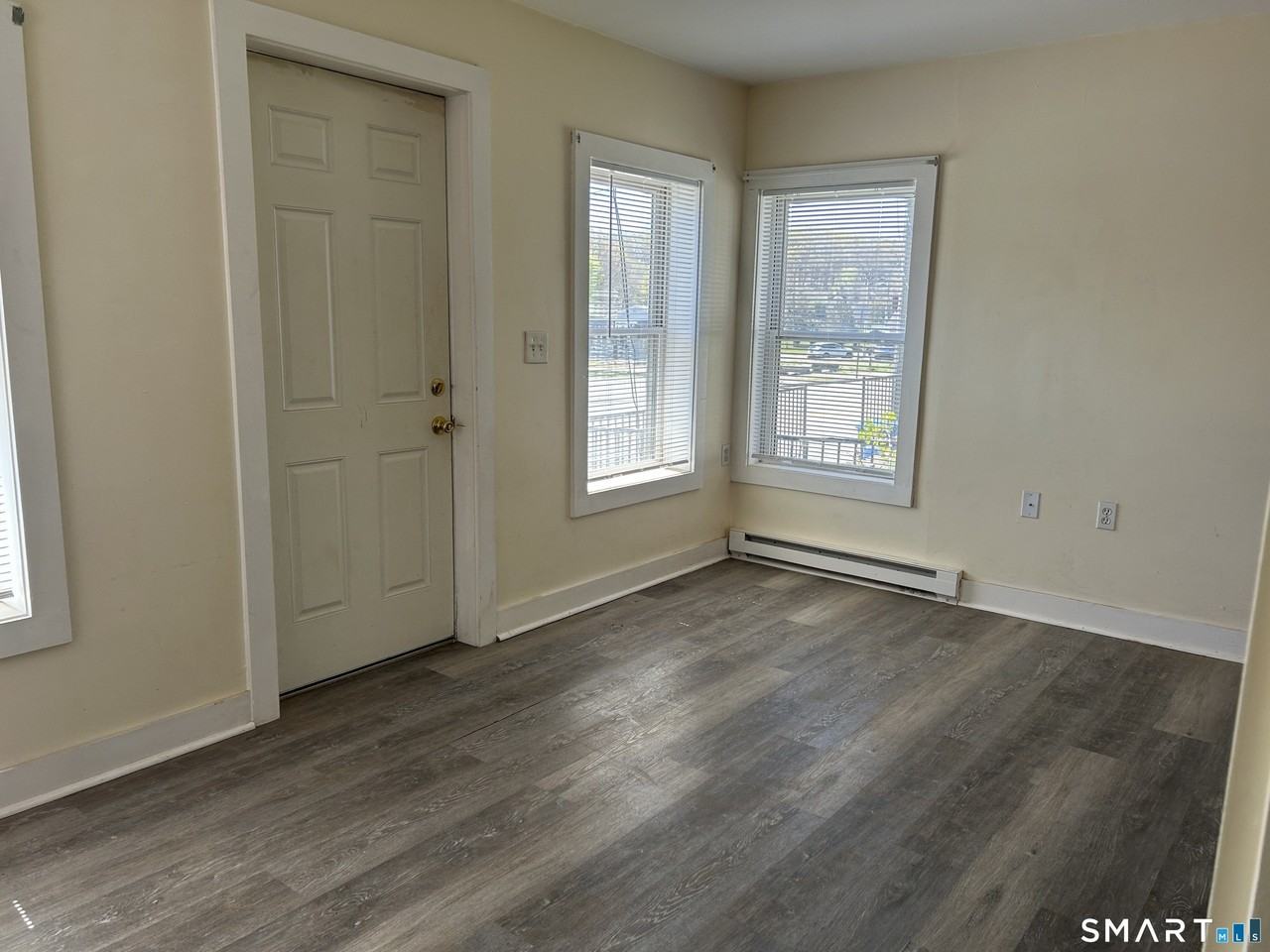 166 Norwich Ave #1stFL - Photo 5 of 11