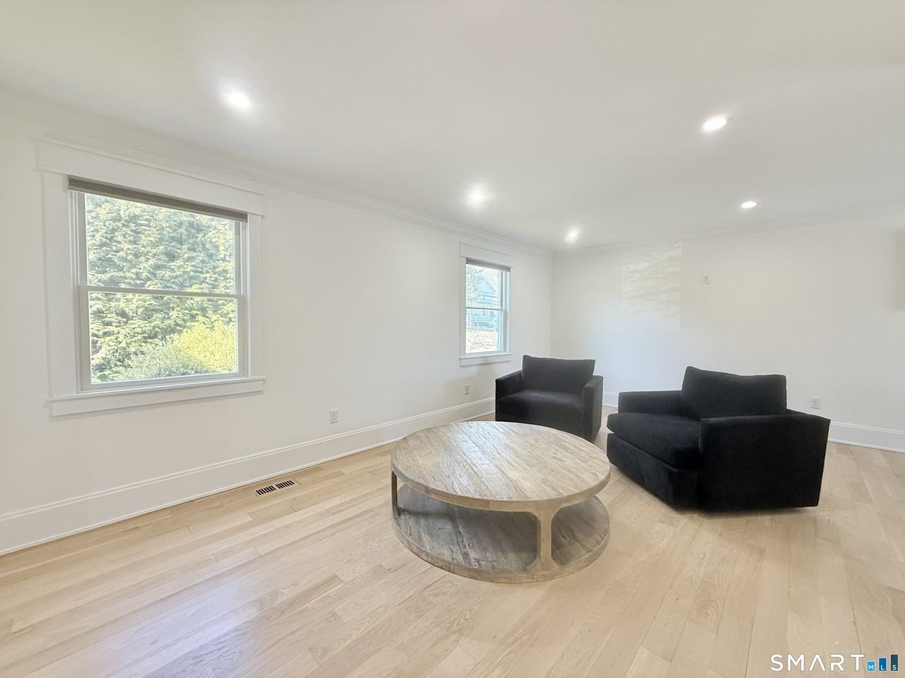 49 Spring Hill Ave - Photo 5 of 27