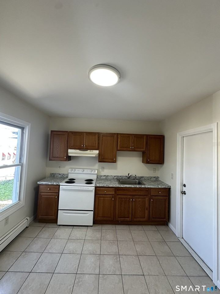 42 Jefferson Ave - Photo 2 of 13