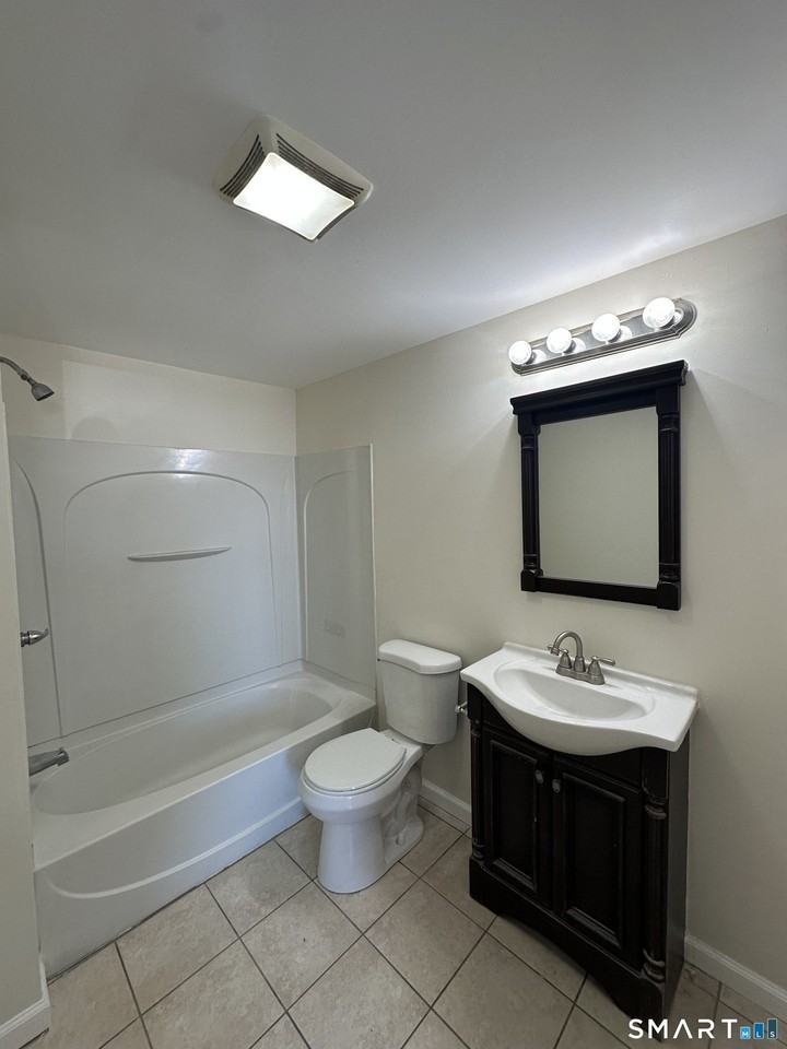 42 Jefferson Ave - Photo 3 of 13