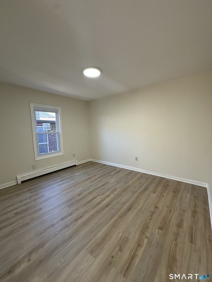 42 Jefferson Ave - Photo 5 of 13