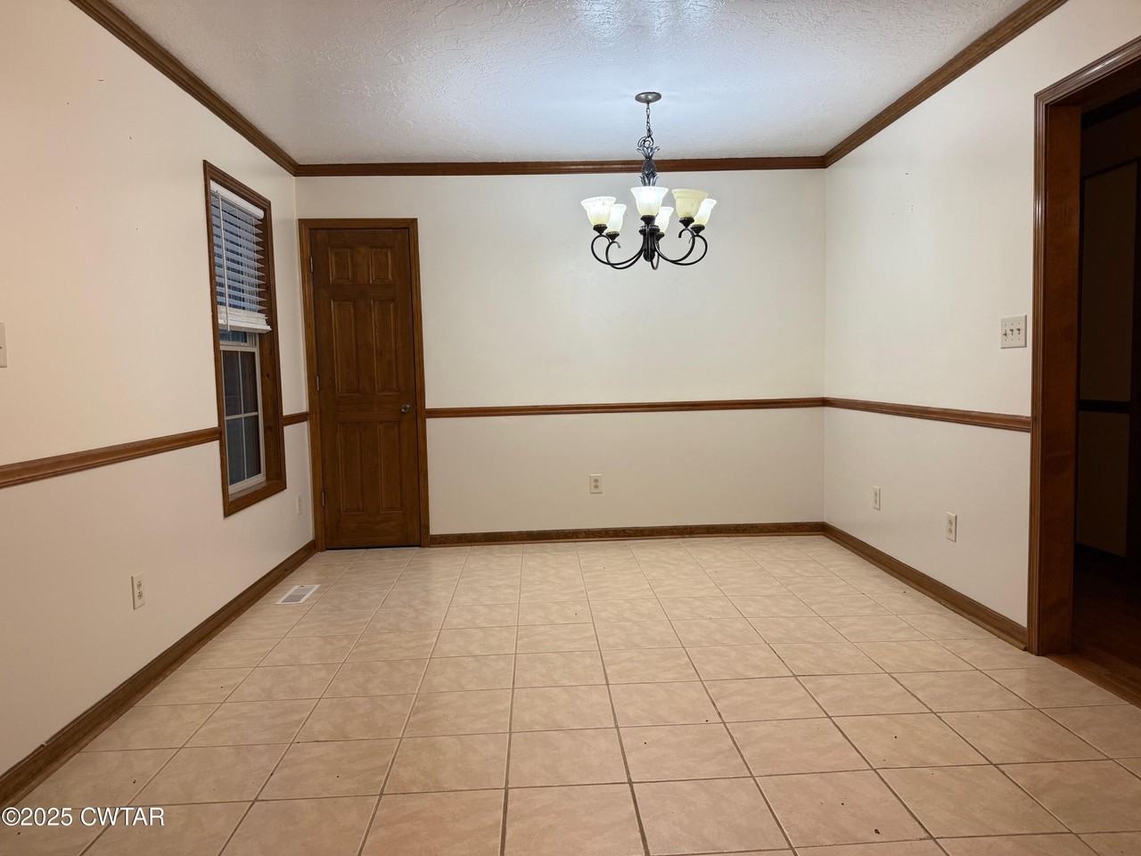 415 Richardson Hill Rd - Photo 5 of 17