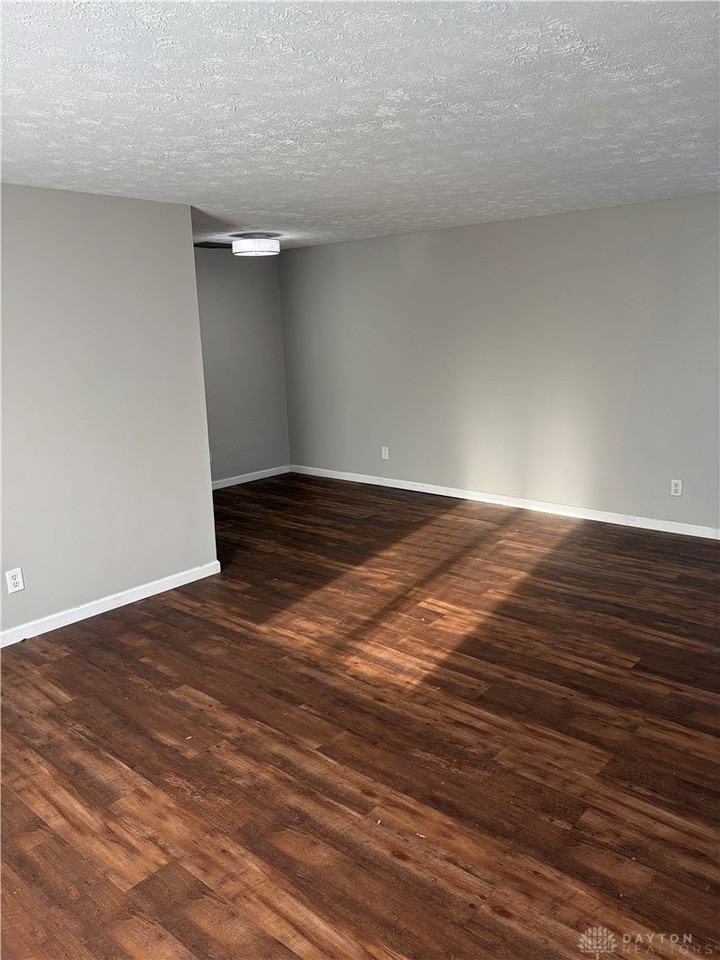 1670 Villa South Dr - Photo 2 of 13