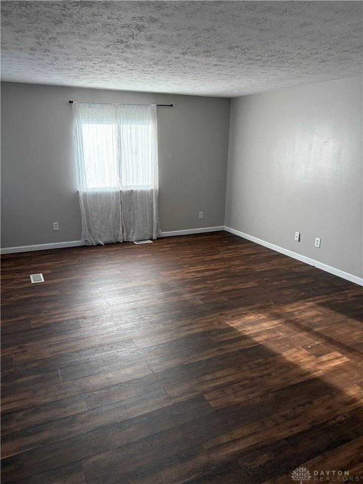 1670 Villa South Dr - Photo 4 of 13