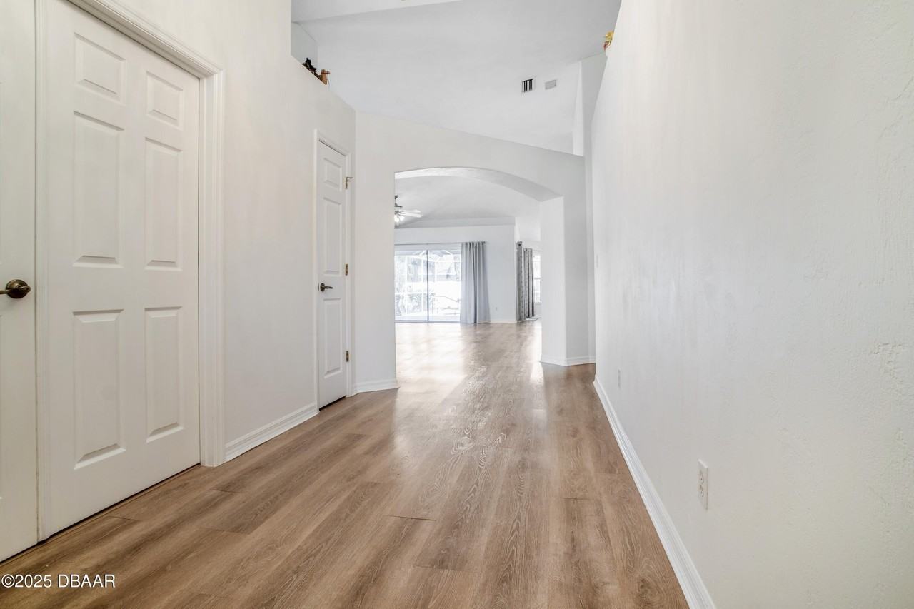 6115 Sabal Point Cir - Photo 3 of 43