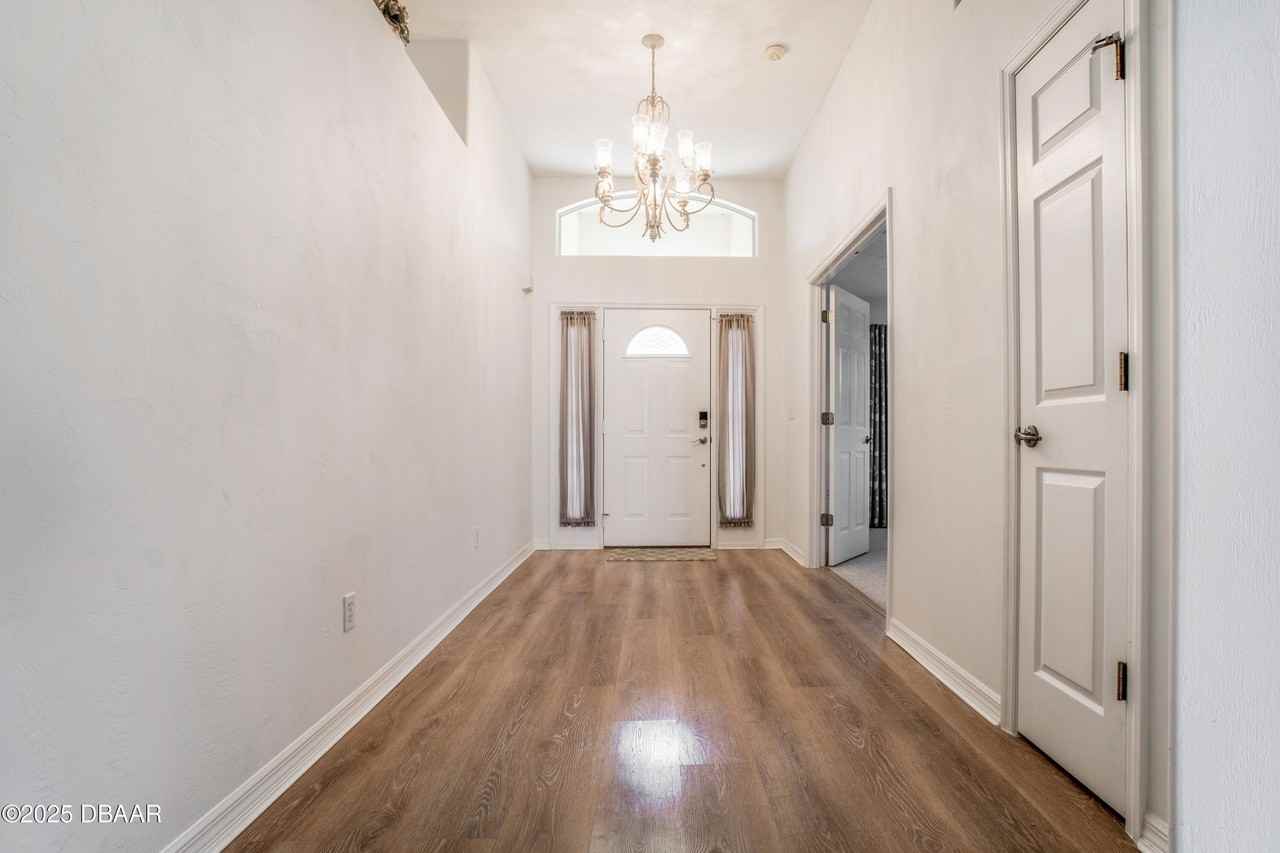 6115 Sabal Point Cir - Photo 4 of 43