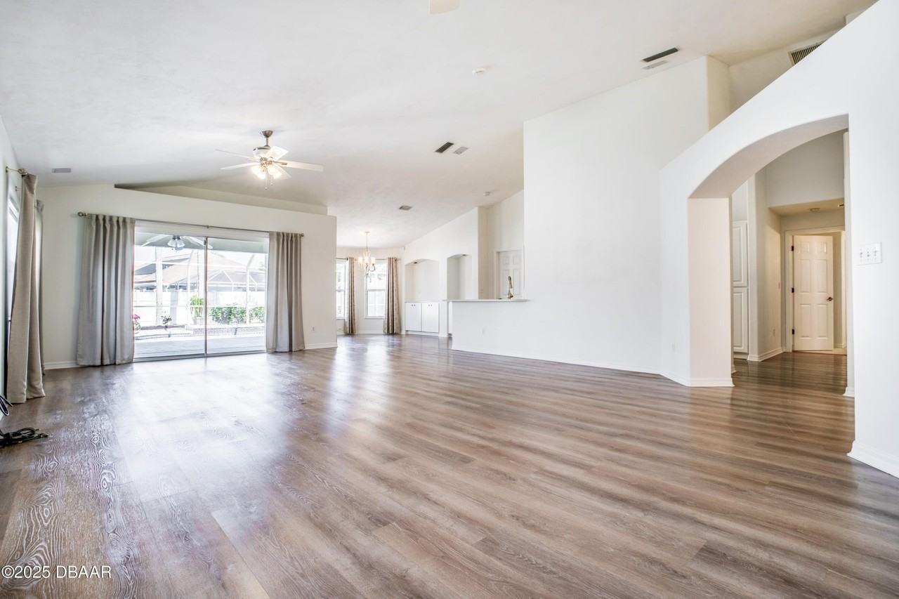 6115 Sabal Point Cir - Photo 5 of 43