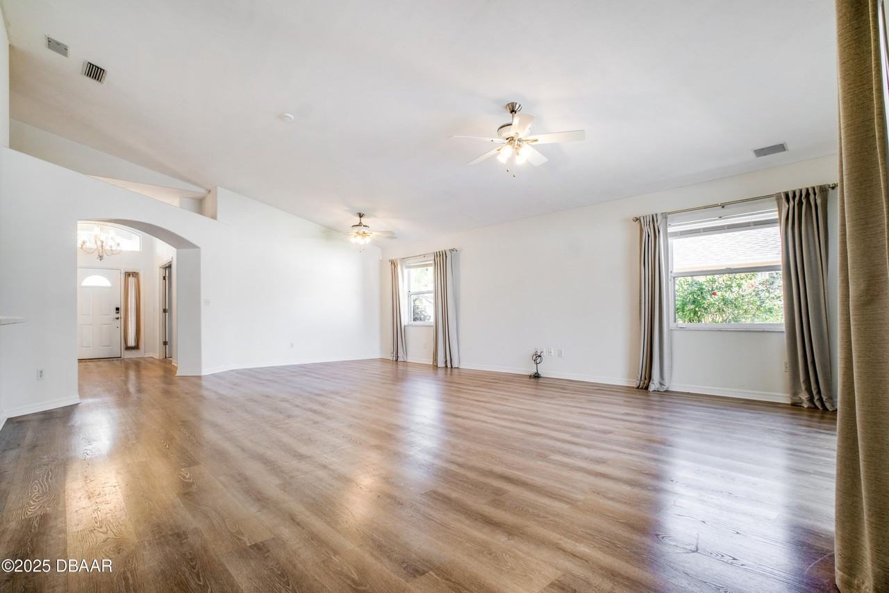 6115 Sabal Point Cir - Photo 7 of 43