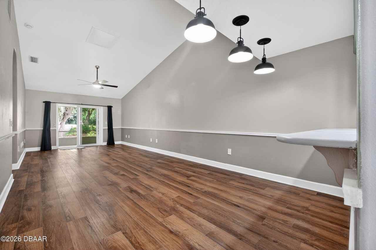 42 Golf Villa Dr - Photo 3 of 15