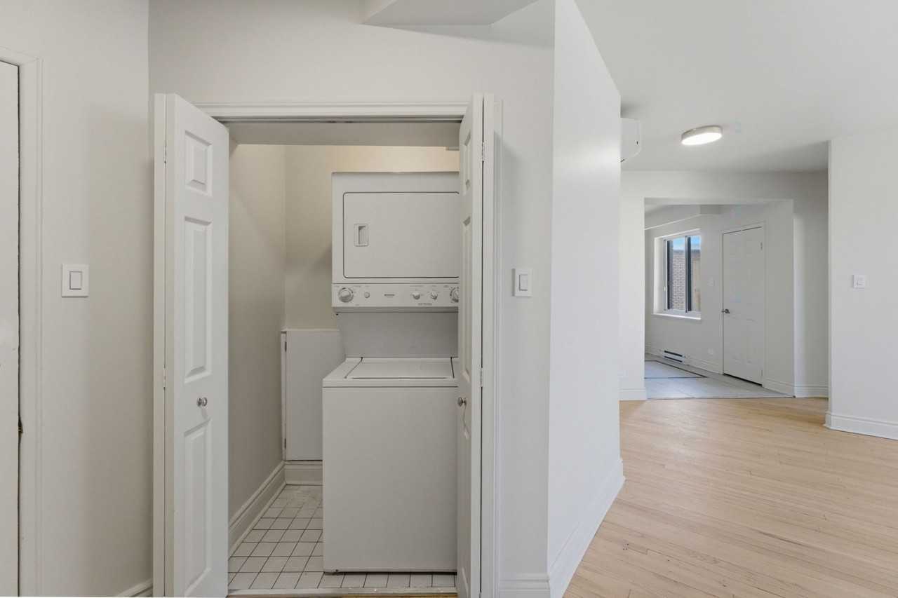 575 Av Glengarry - Photo 7 of 26