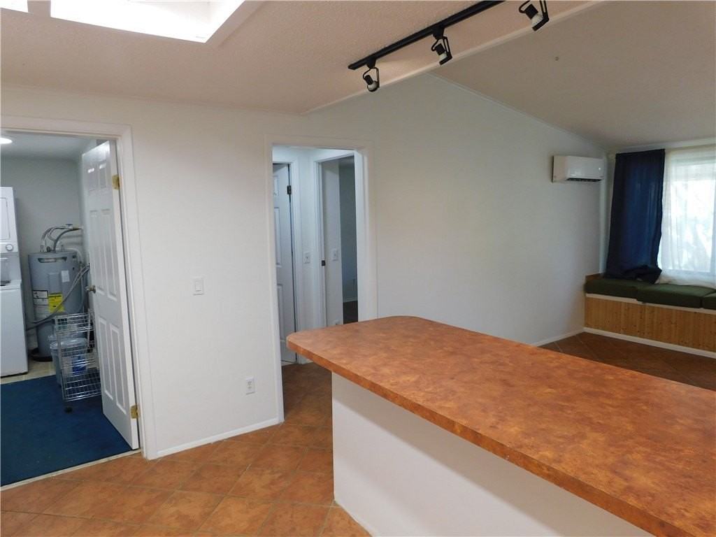 557 7th Pl - Photo 3 of 12