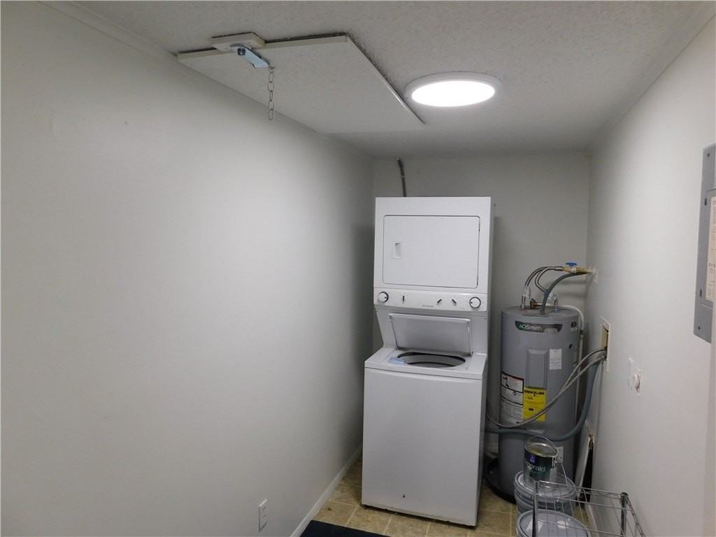 557 7th Pl - Photo 5 of 12