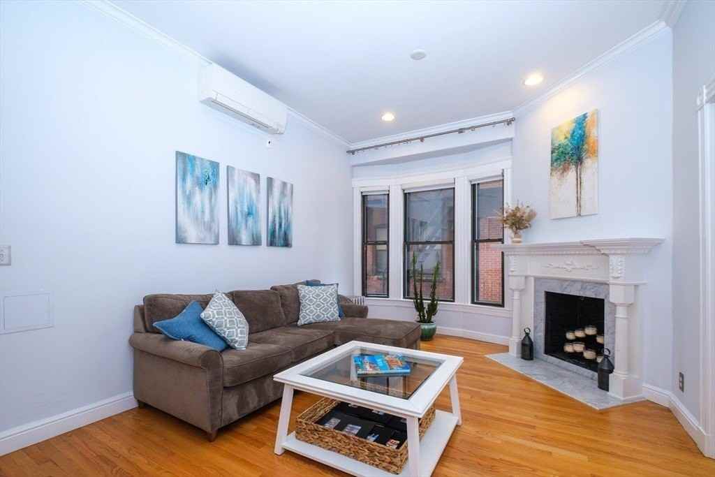 295 Beacon 32 - Photo 2 of 23