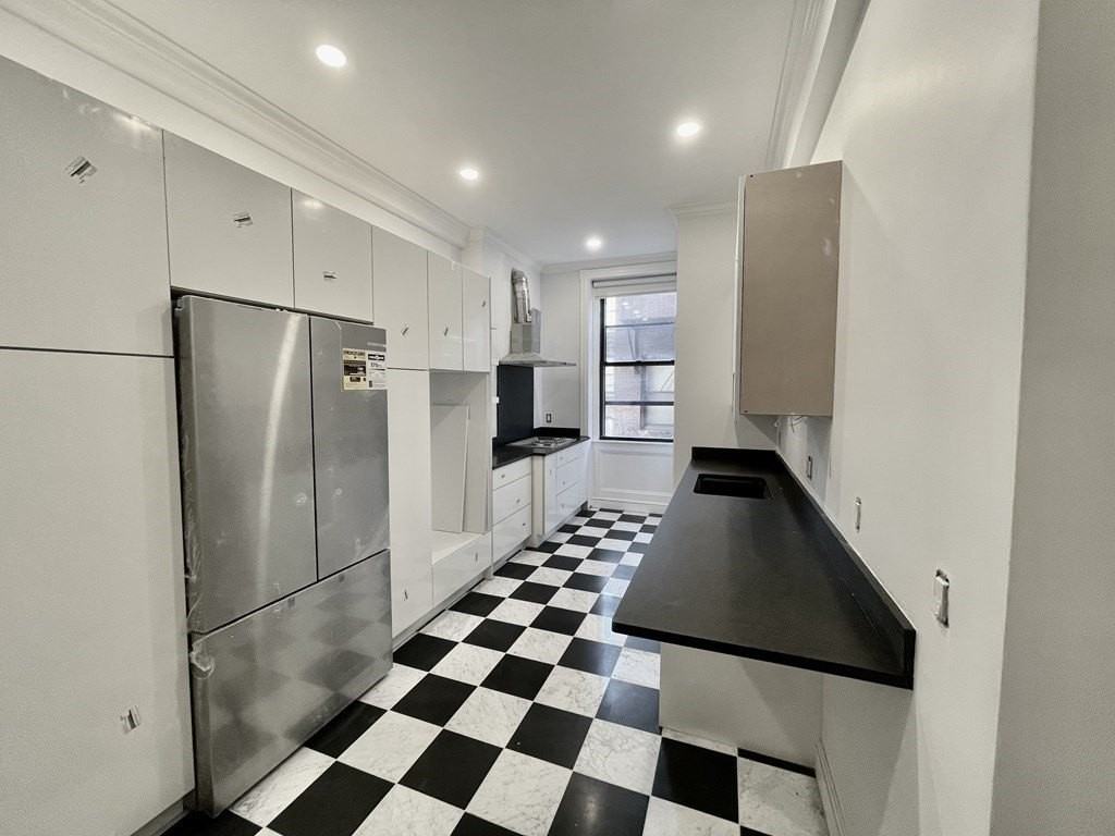 295 Beacon 32 - Photo 6 of 23