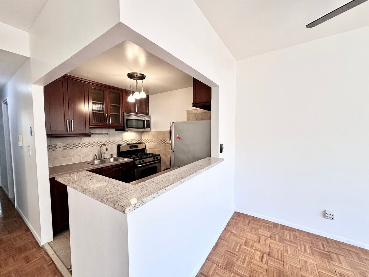 657 Warren St Apt 2b - Photo 3 of 15