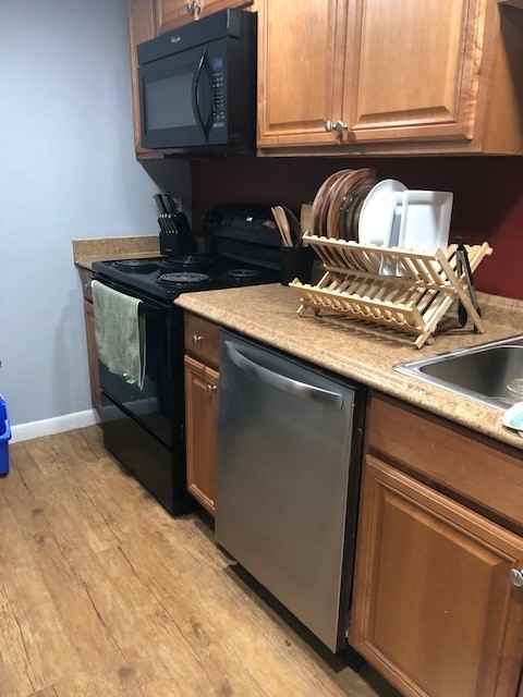 5293 Vineland Rd