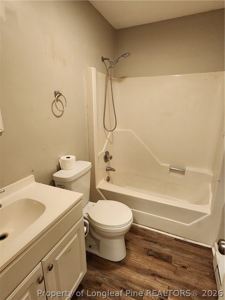 408 Sheila St - Photo 7 of 16