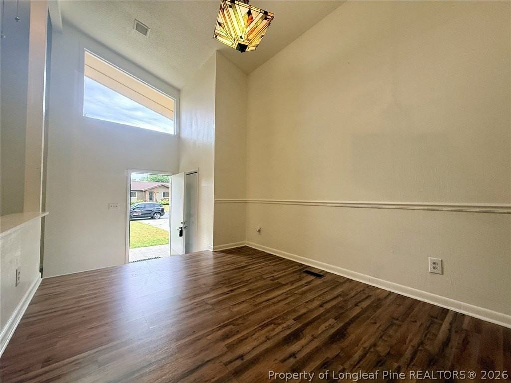 1009 Louisburg Pl - Photo 5 of 29