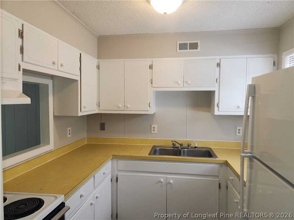 301 Faison Ave Apt A - Photo 3 of 9