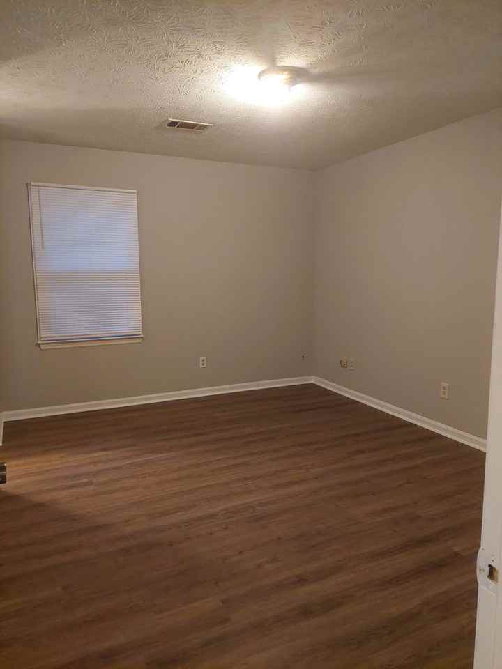 3062 Viking Dr - Photo 3 of 15