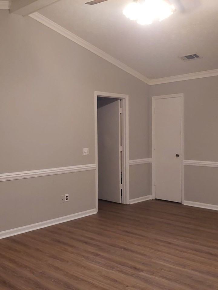3062 Viking Dr - Photo 4 of 15