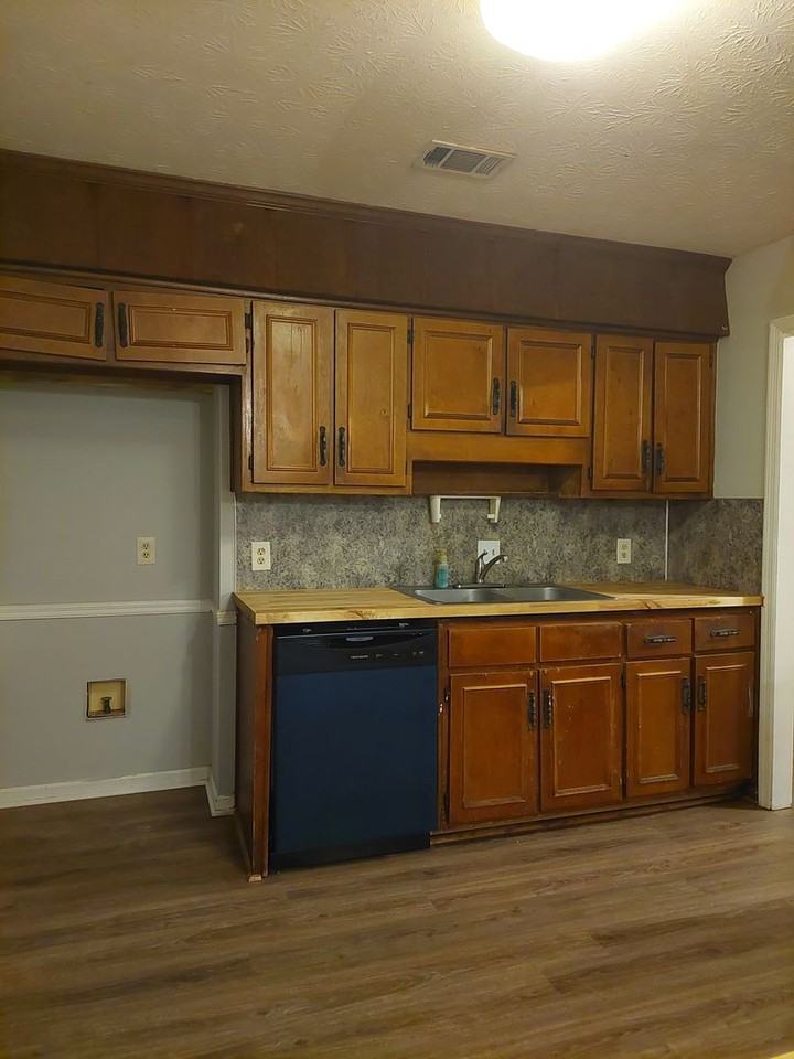 3062 Viking Dr - Photo 6 of 15