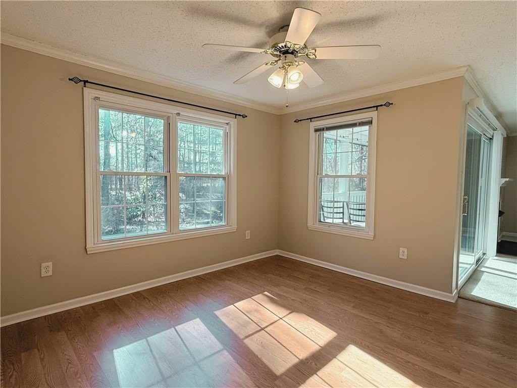 7024 Somerset Cir - Photo 4 of 31