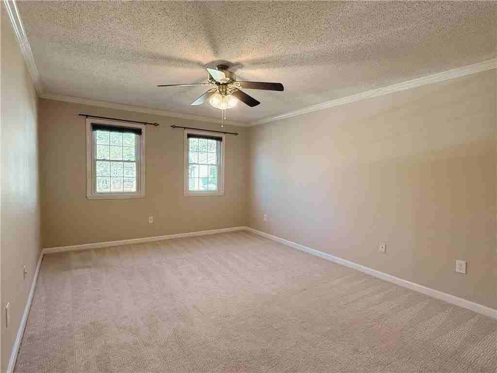 7024 Somerset Cir - Photo 5 of 31