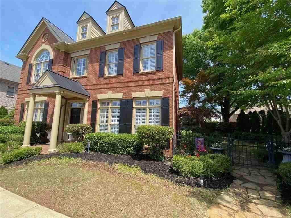 2133 Lucerne Ln Se - Photo 2 of 50