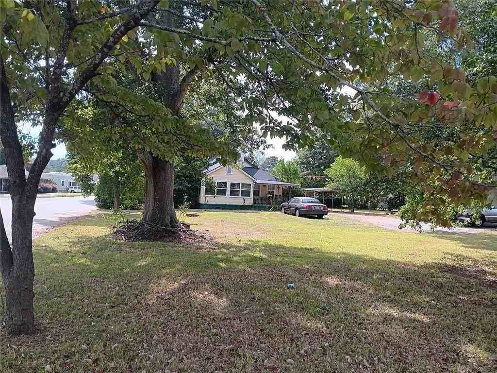 406 Brookwood Dr - Photo 2 of 7