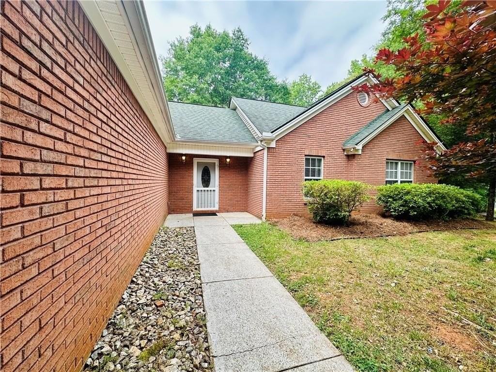 1080 Hunters Crossing Ln - Photo 3 of 26