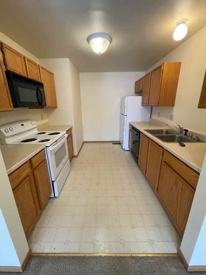 2402 Daws Dr #C - Photo 6 of 16
