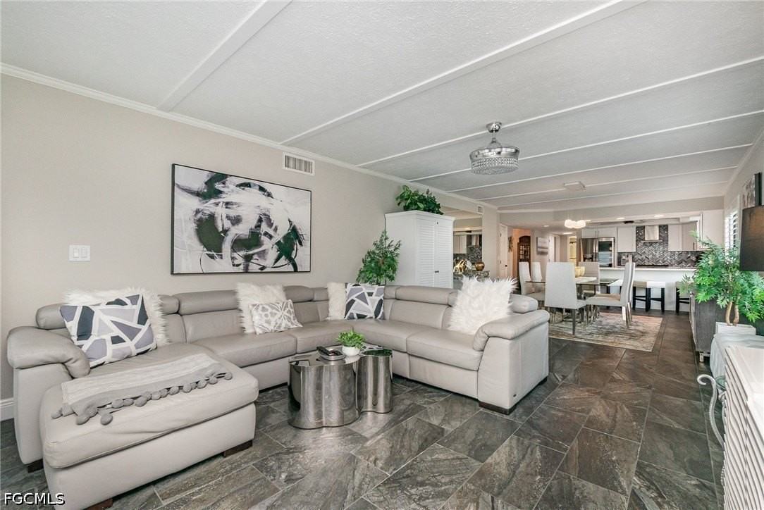 4001 Se 19th Pl #B1 - Photo 7 of 36
