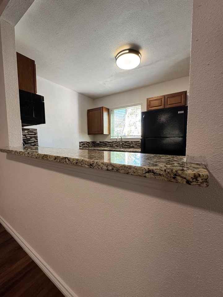 Sahara Suites Apartments - Photo 5 of 26