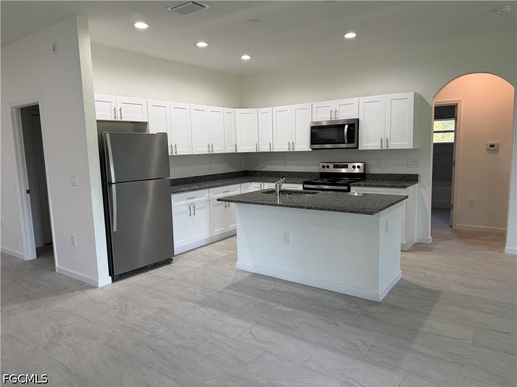 3404 67th St W - Photo 4 of 23