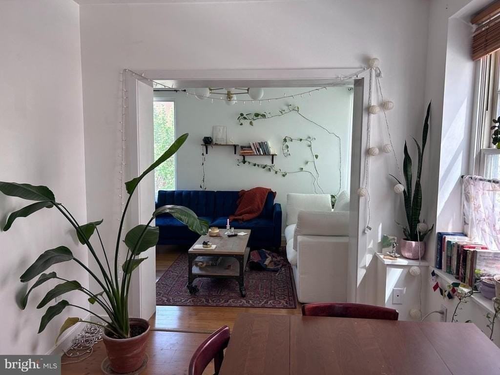 1112 Locust St #2 - Photo 3 of 10