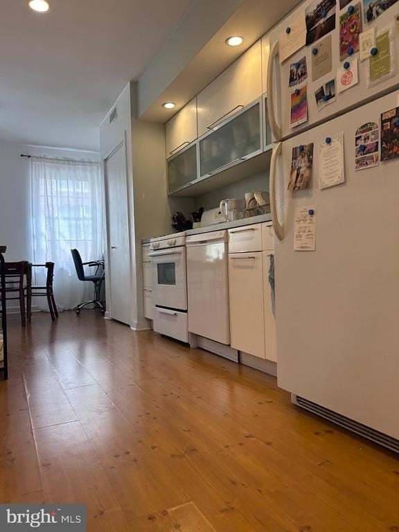 1112 Locust St #2 - Photo 6 of 10