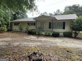 featured image of 1116 N Lake Dr