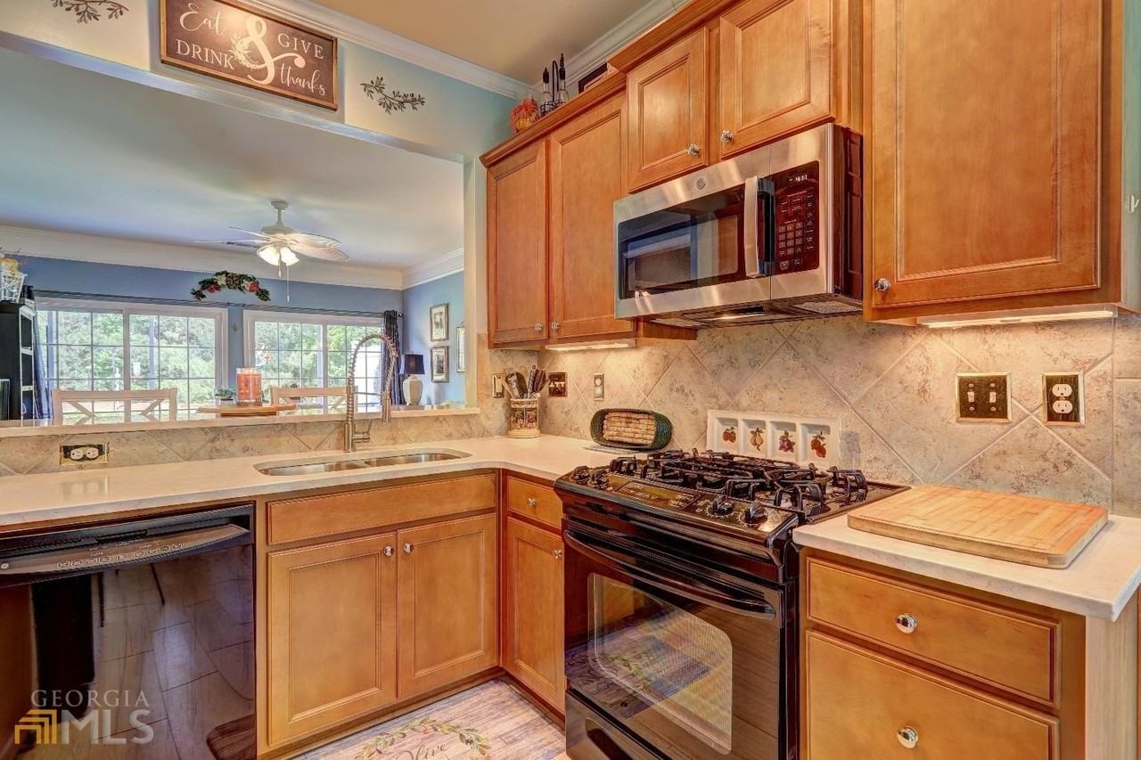 143 Begonia Ct - Photo 3 of 6
