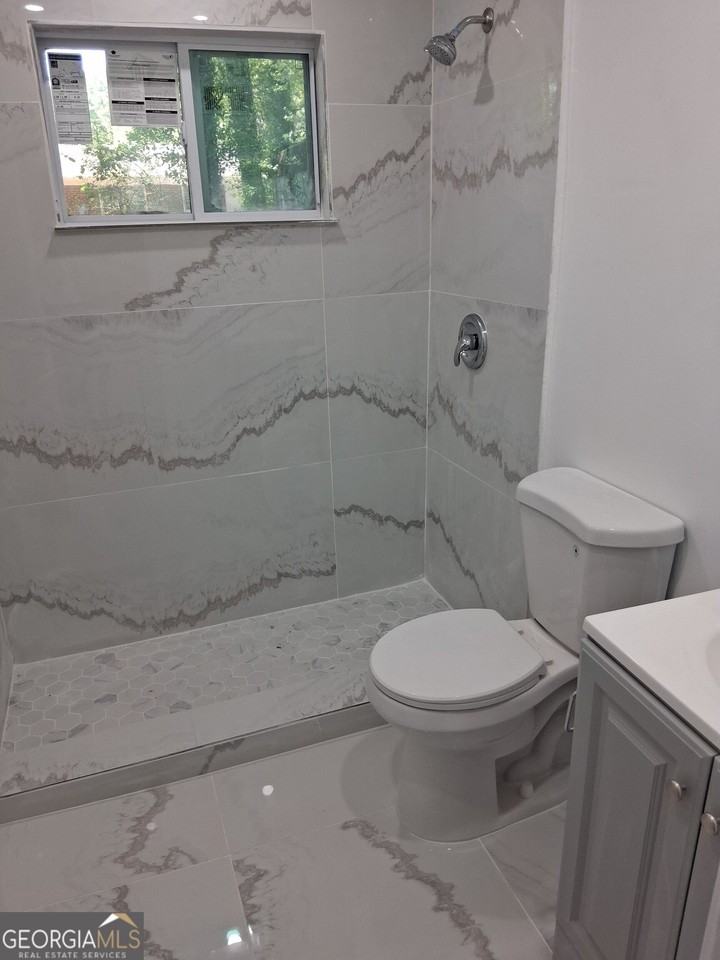 112 Burkshire Ct #A - Photo 2 of 11