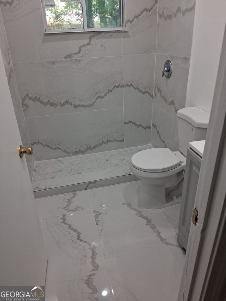112 Burkshire Ct #A - Photo 4 of 11