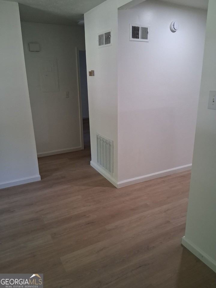 112 Burkshire Ct #A - Photo 7 of 11