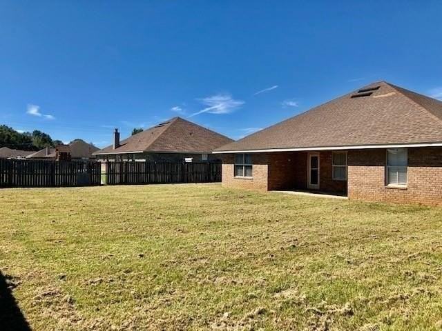 9825 Winchester Dr N - Photo 3 of 12